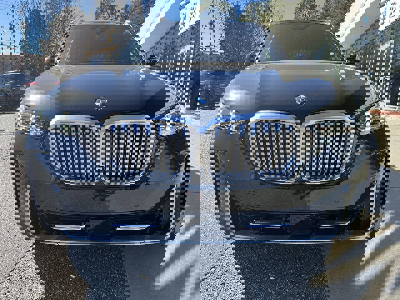 Used 2026 BMW X5 sDrive40i w/ Climate Comfort Package image 3