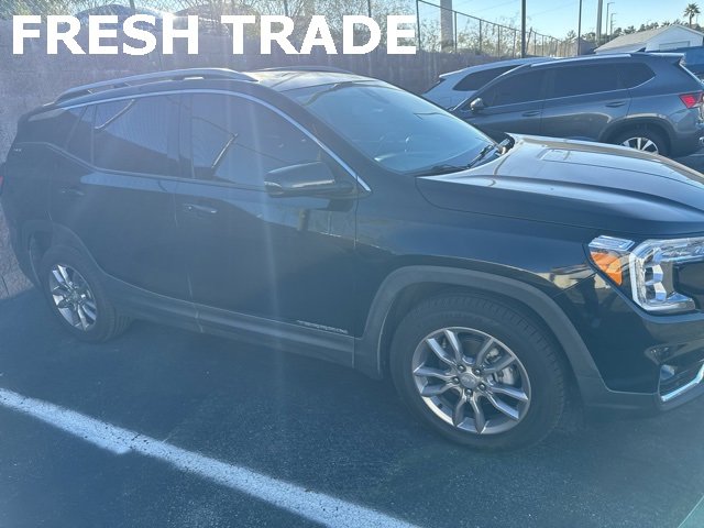 Used 2022 GMC Terrain SLT w/ Infotainment Package II image 3