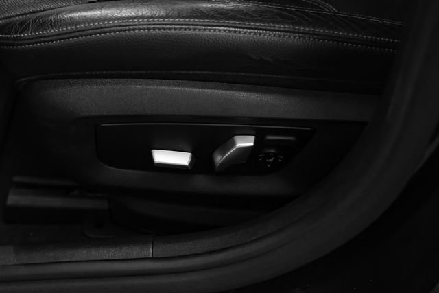 Used 2018 BMW 540i RWD image 29