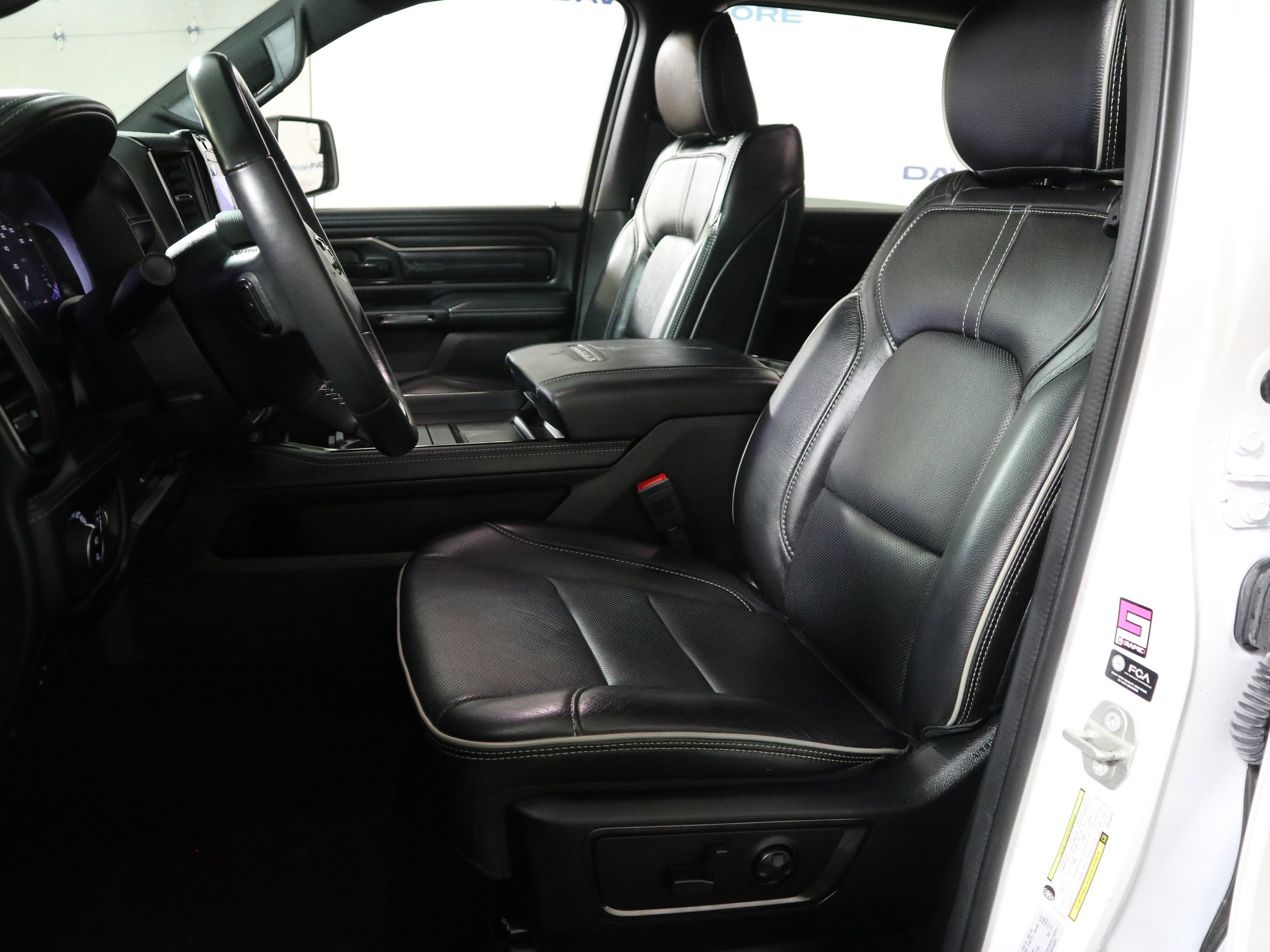 Used 2024 RAM 1500 Limited w/ Body Color Bumper Group image 20