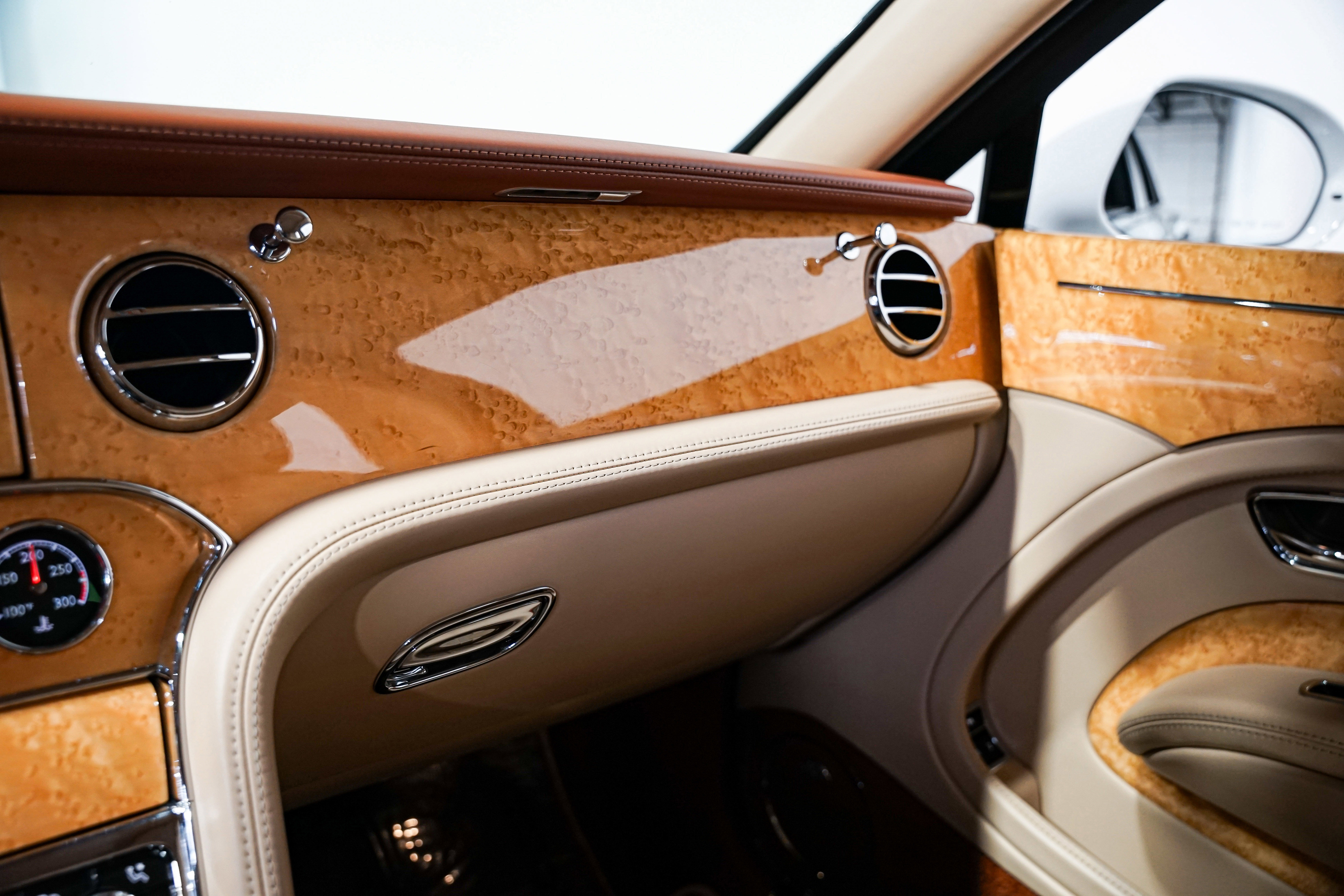 Used 2012 Bentley Mulsanne image 17