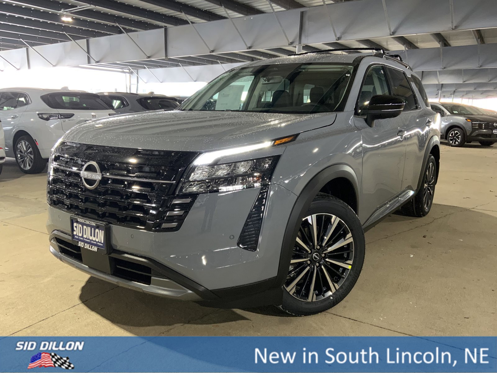 New 2026 Nissan Pathfinder Platinum image 1