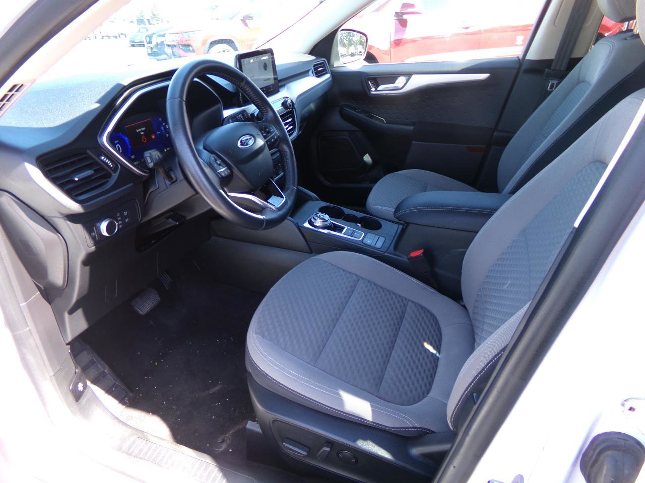 Used 2020 Ford Escape SE Sport image 36