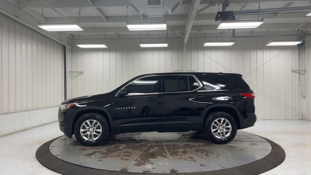 Used 2021 Chevrolet Traverse LS FWD image 5