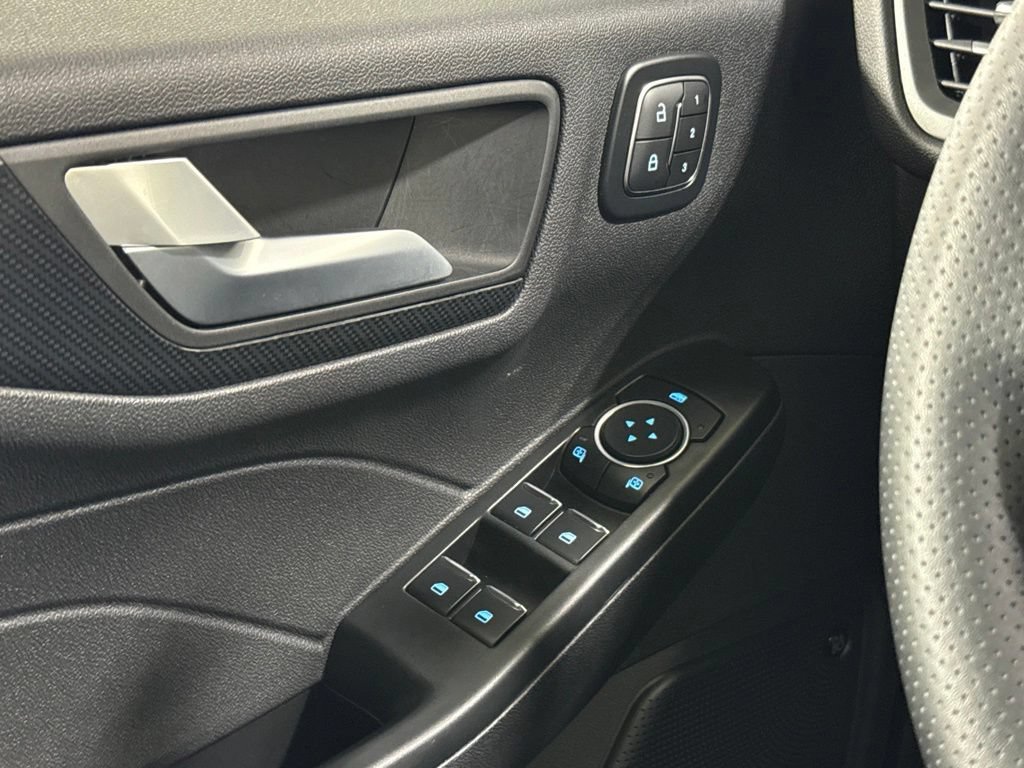 Used 2025 Ford Escape ST-Line Elite w/ Premium Technology Package AWD/4WD image 21