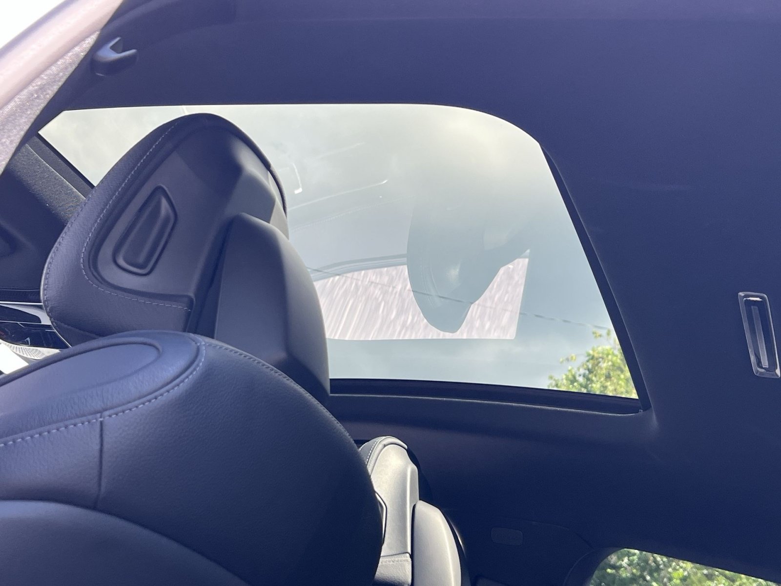 Used 2024 Mercedes-Benz GLC 300 4MATIC image 29