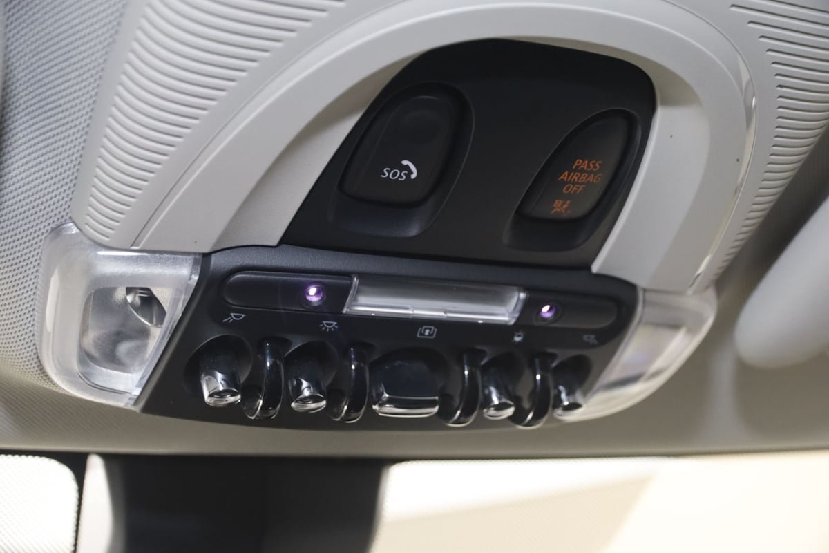 Used 2024 MINI Cooper SE FWD image 28