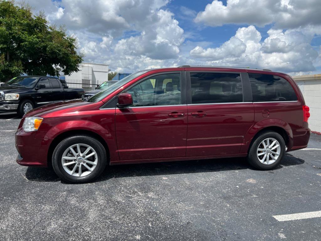 Used 2020 Dodge Grand Caravan SXT FWD image 2