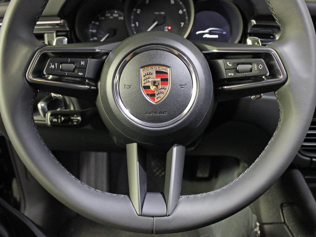 Certified 2026 Porsche Macan AWD/4WD image 22