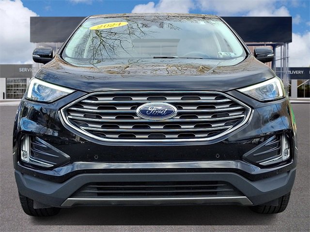 Used 2024 Ford Edge Titanium image 2
