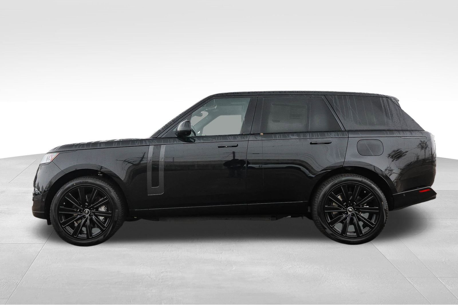 New 2025 Land Rover Range Rover SE image 8