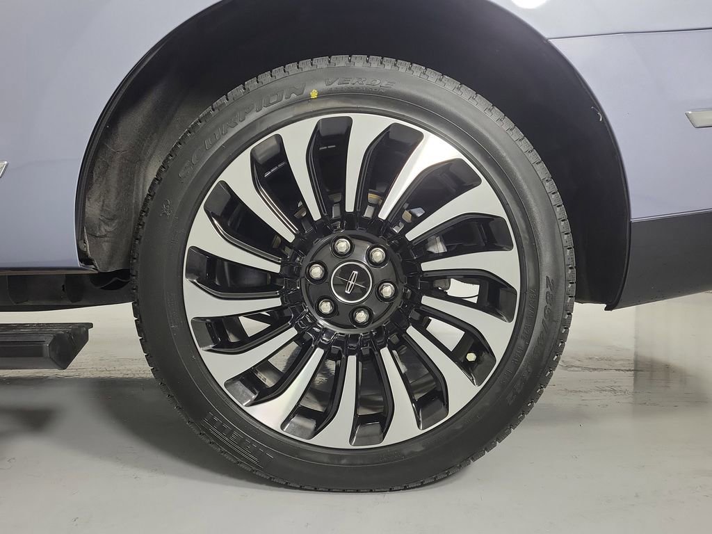 Used 2022 Lincoln Navigator Black Label image 7