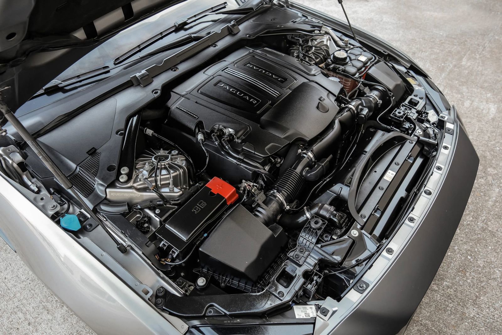 Used 2019 Jaguar XE S image 67