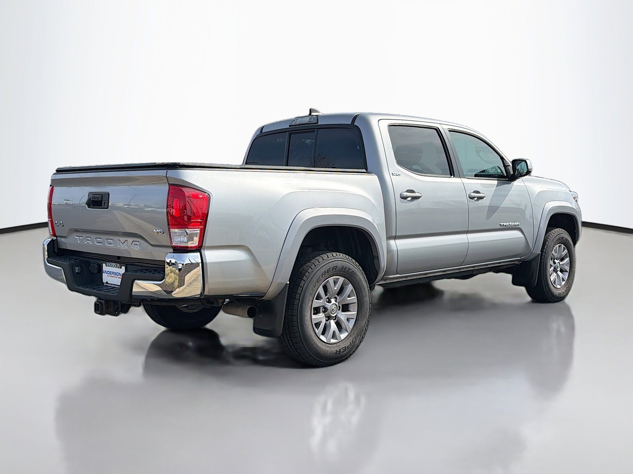 Used 2017 Toyota Tacoma SR5 w/ Tow Package image 2