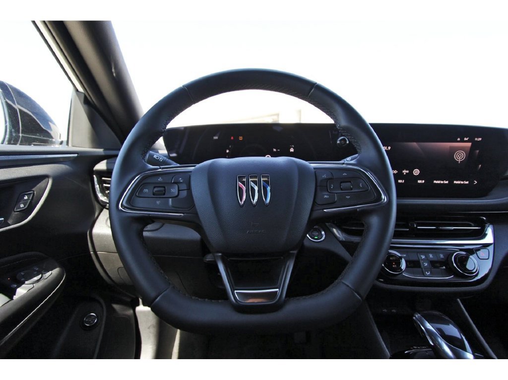 Used 2025 Buick Envista Sport Touring w/ Convenience II Package FWD image 14