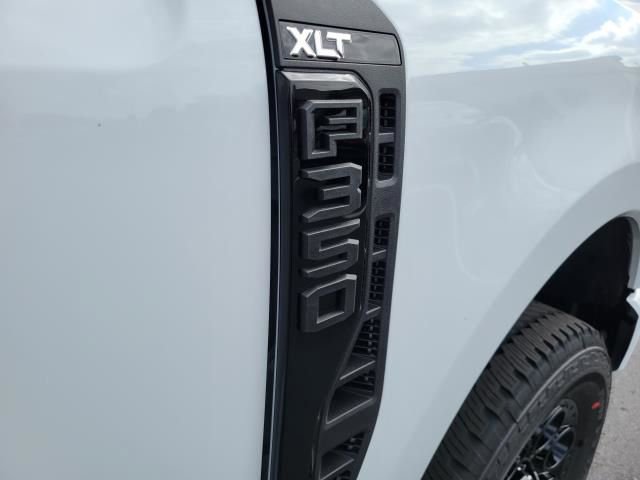 New 2026 Ford F350 XLT w/ XLT Premium Package AWD/4WD image 11