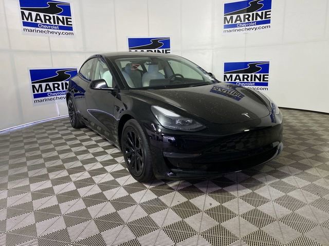 Used 2023 Tesla Model 3 Standard Range image 1