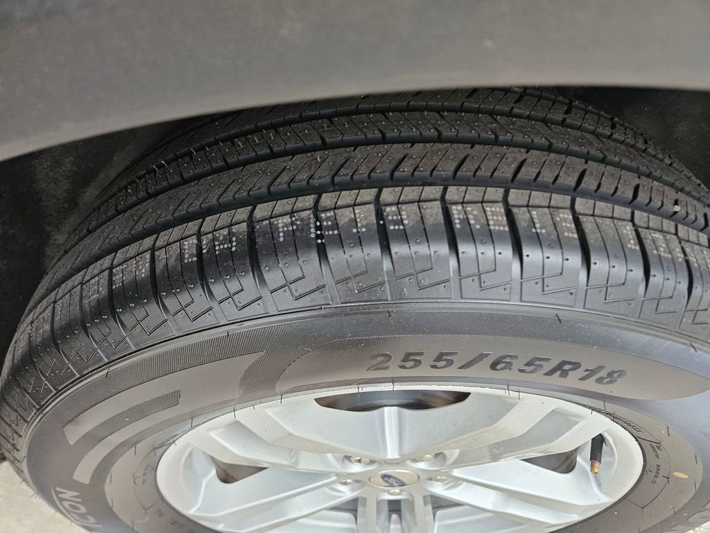 Used 2024 Ford Explorer XLT w/ Equipment Group 202A image 26