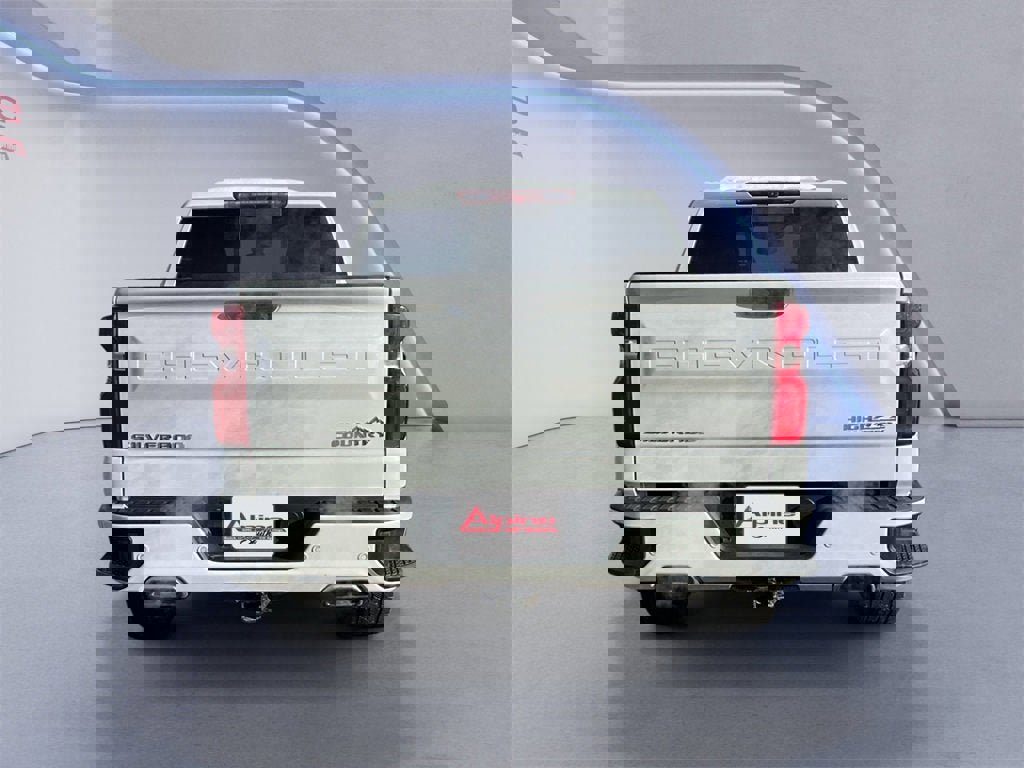 Used 2022 Chevrolet Silverado 1500 High Country w/ High Country Premium Package image 4