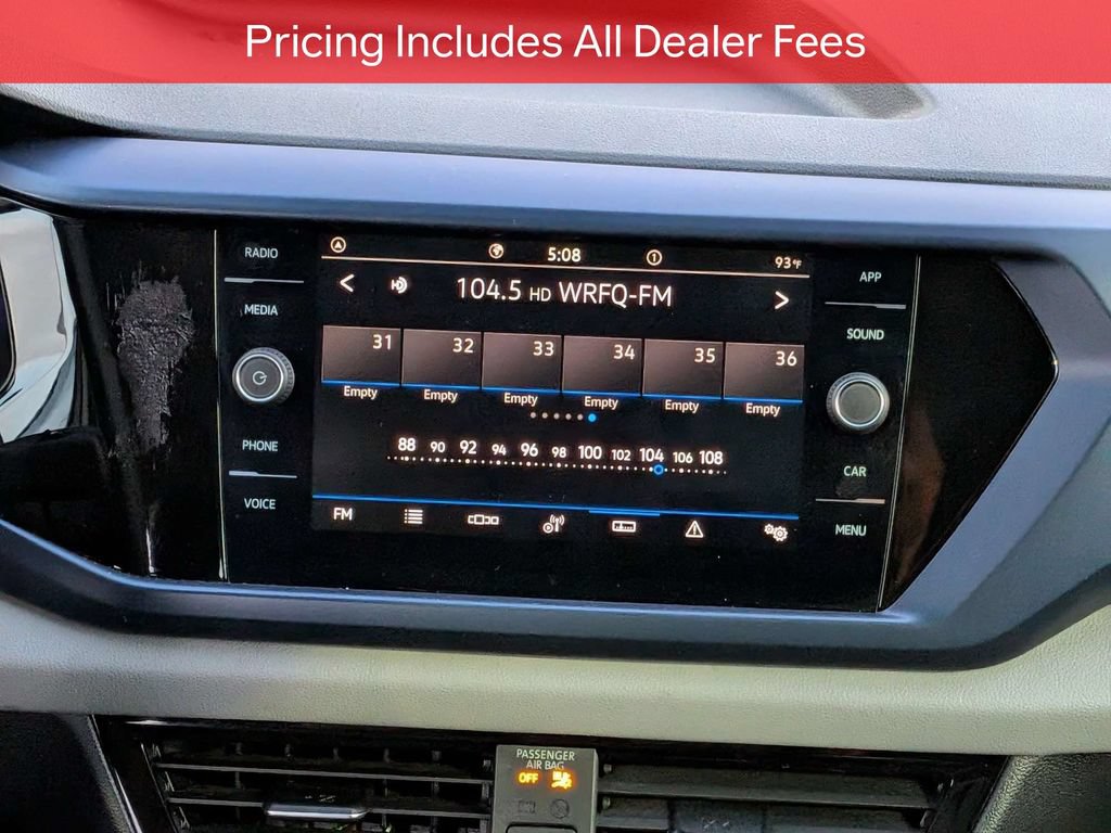 Used 2022 Volkswagen Taos SE w/ Panoramic Sunroof Package FWD image 18