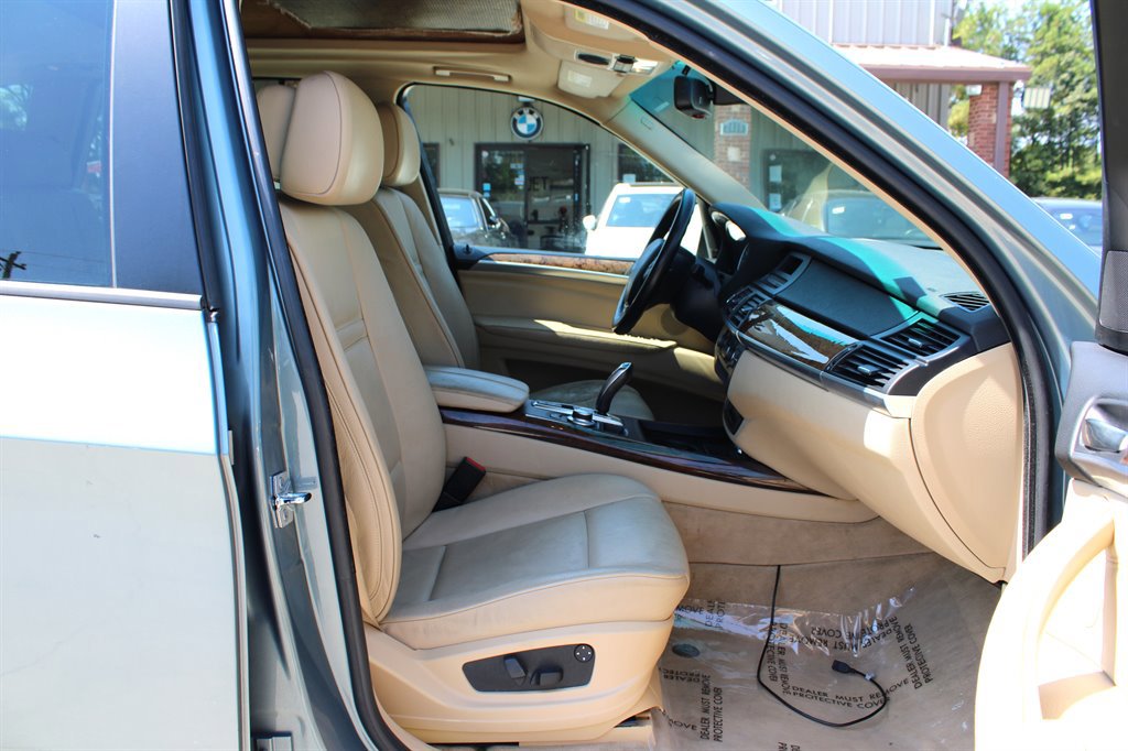 Used 2008 BMW X5 3.0si image 16