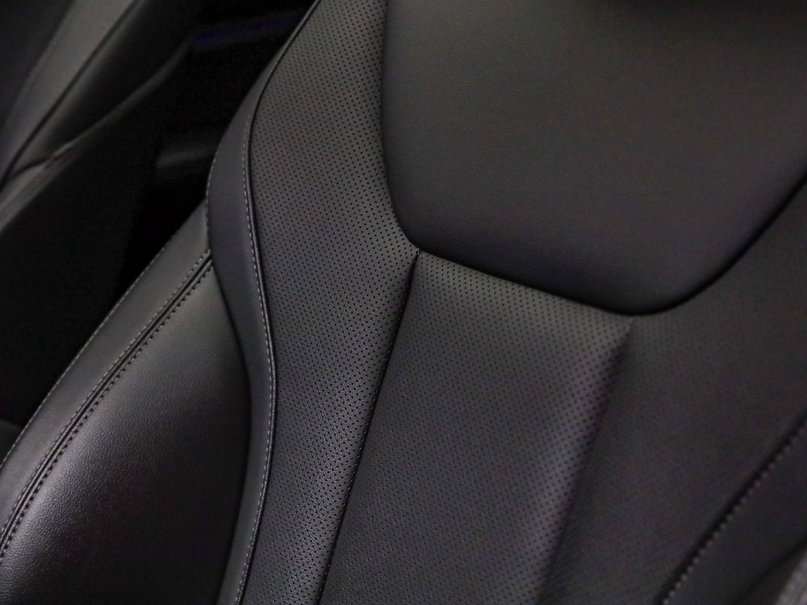 Certified 2023 BMW X4 M40i w/ Premium Package image 22