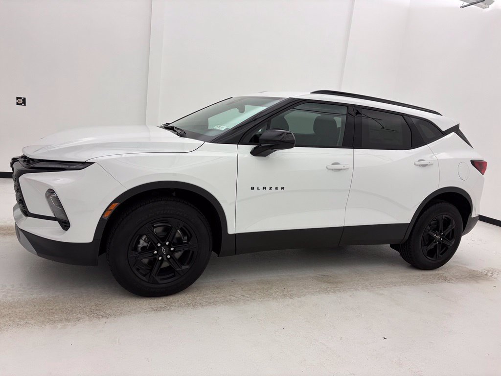 New 2026 Chevrolet Blazer LT w/ Convenience Package FWD image 17