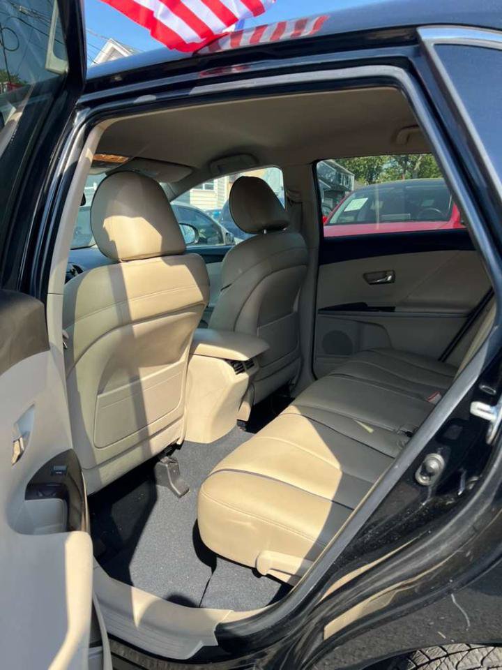 Used 2010 Toyota Venza AWD image 18