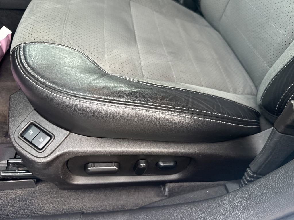 Used 2018 Ford Taurus SHO image 23