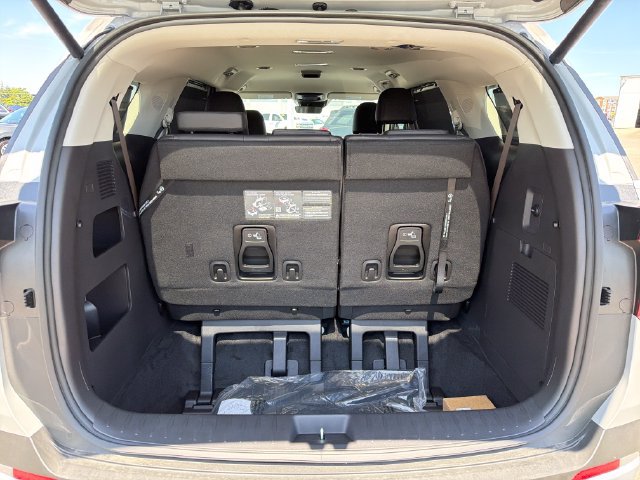 New 2027 Kia Carnival EX FWD image 23