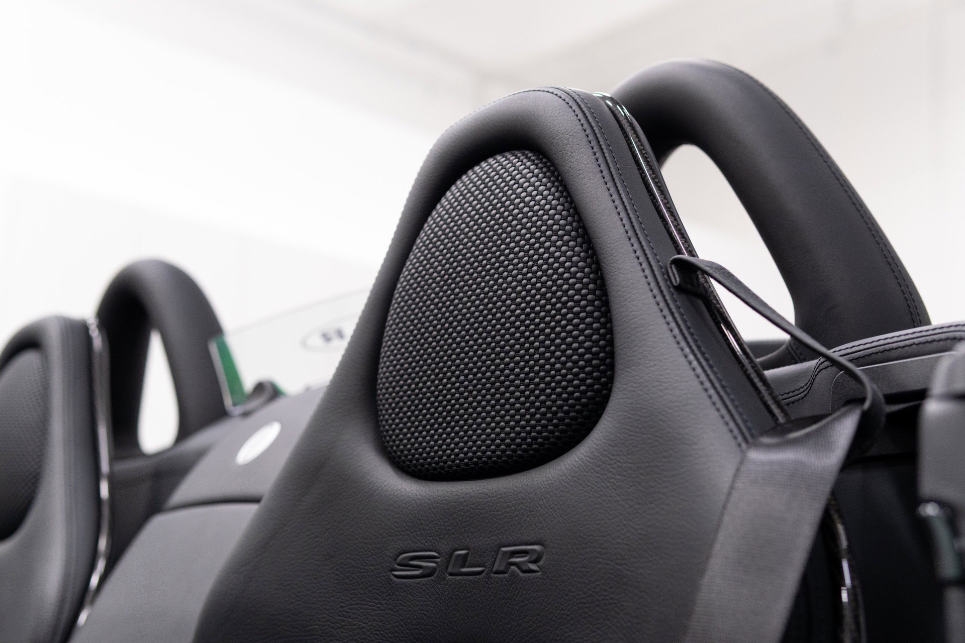 Used 2009 Mercedes-Benz SLR image 39