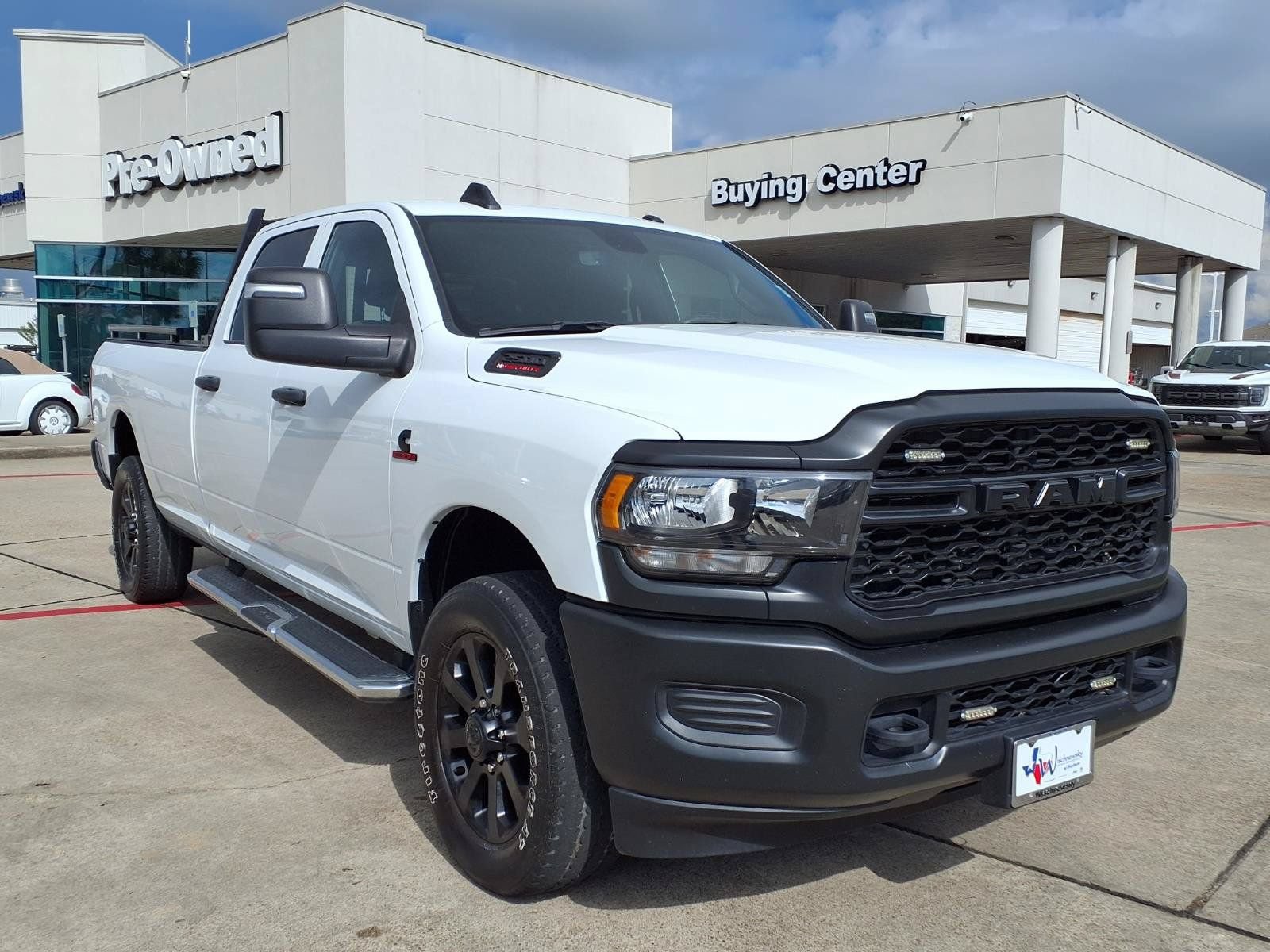Used 2024 RAM 2500 Tradesman w/ Convenience Group AWD/4WD image 3