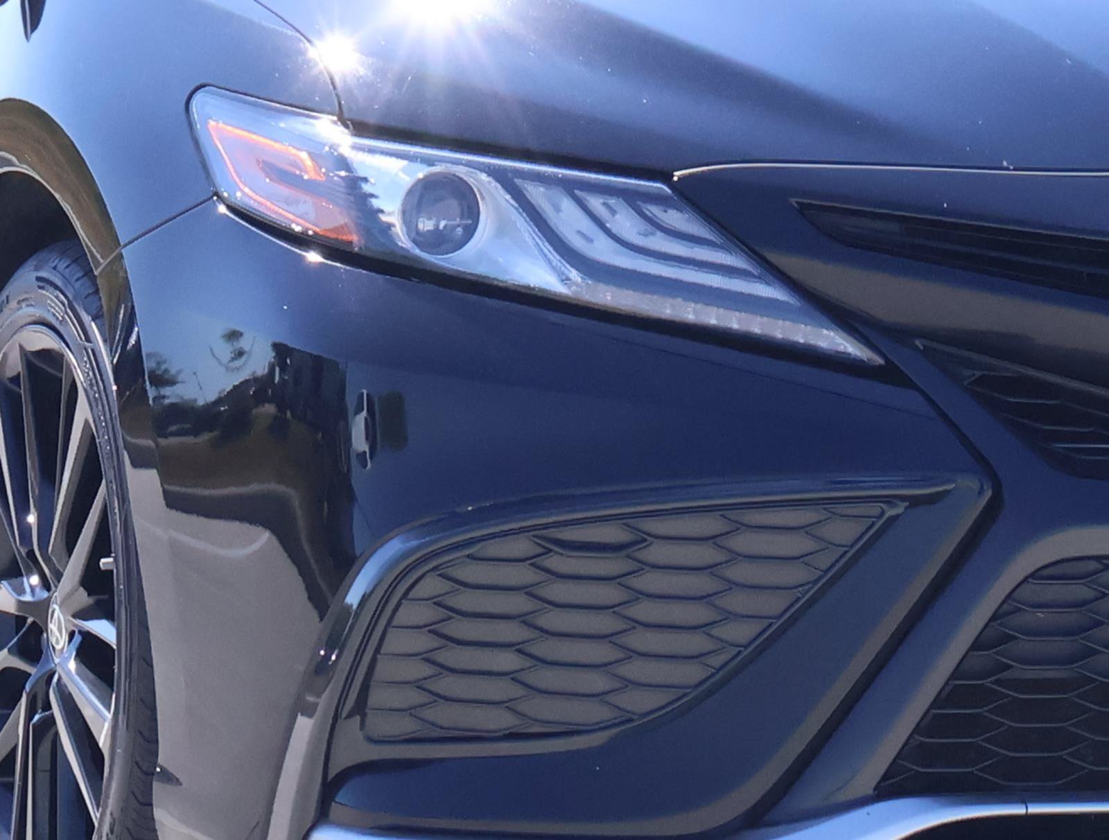 Used 2023 Toyota Camry XSE FWD image 7