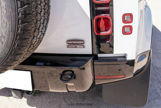 Used 2023 Land Rover Defender 90 X-Dynamic SE image 98