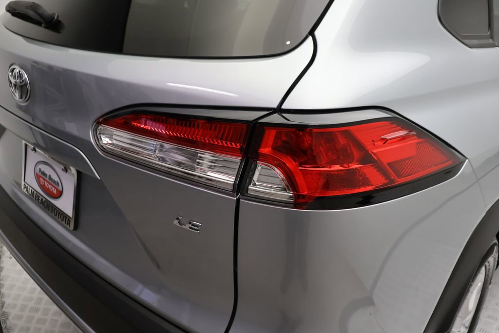 Certified 2024 Toyota Corolla Cross LE image 9