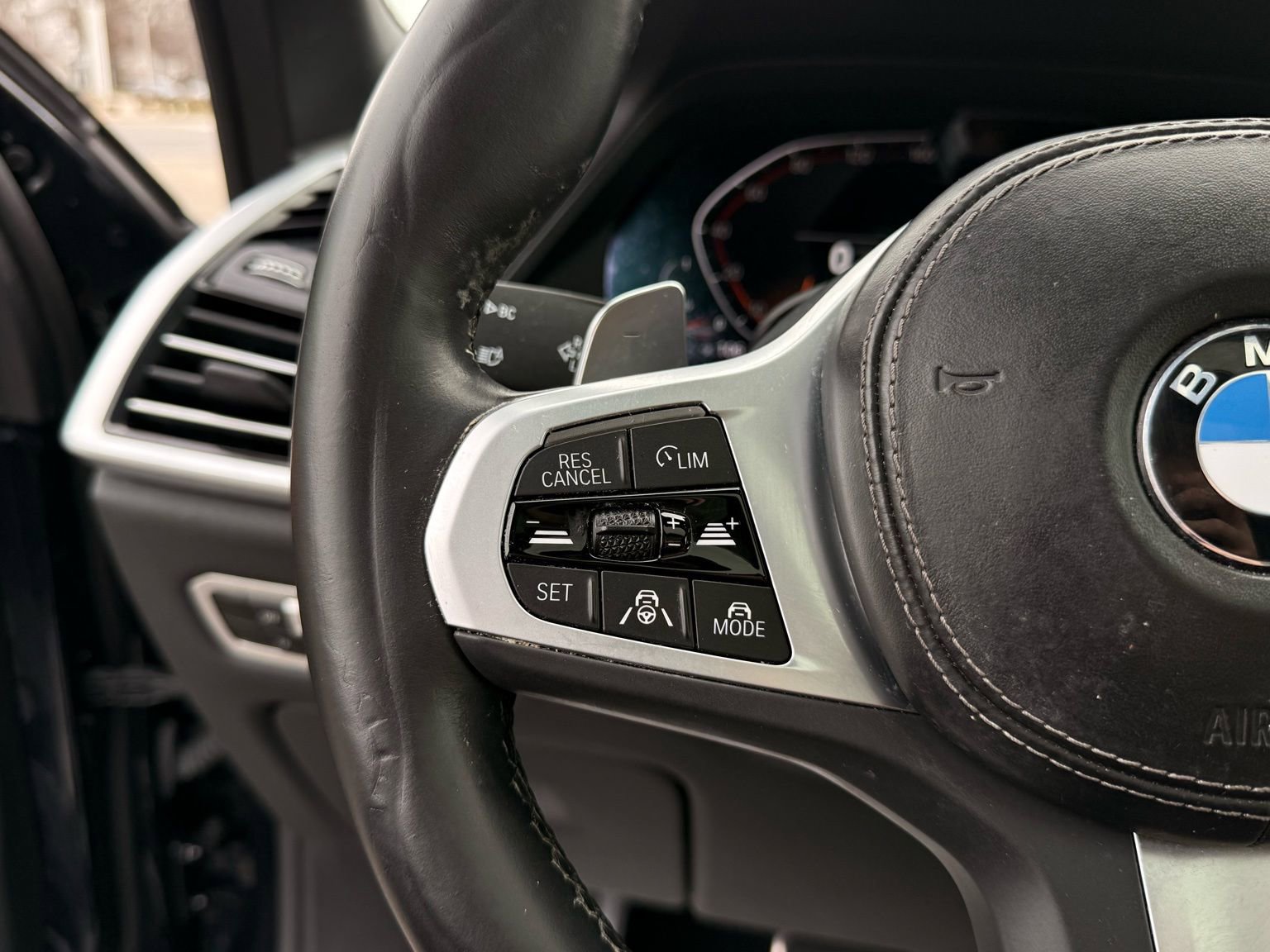 Used 2023 BMW X5 xDrive40i w/ Executive Package image 56