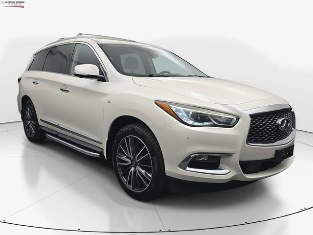 Used 2018 INFINITI QX60 Luxe w/ Deluxe Technology Package image 2
