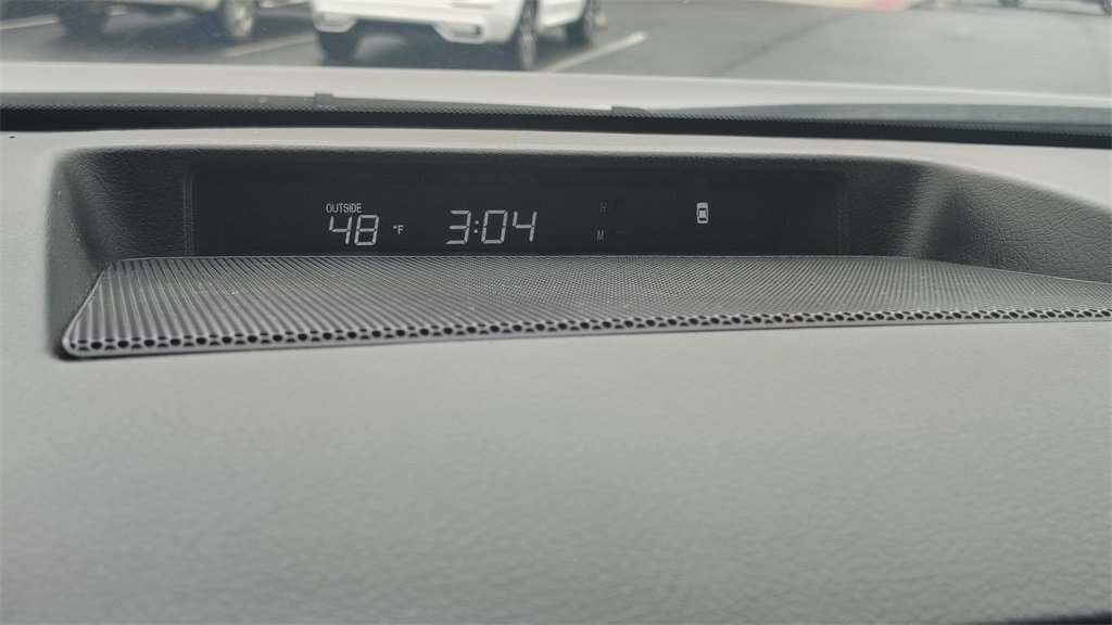 Used 2011 Toyota Tundra 4x4 CrewMax image 20