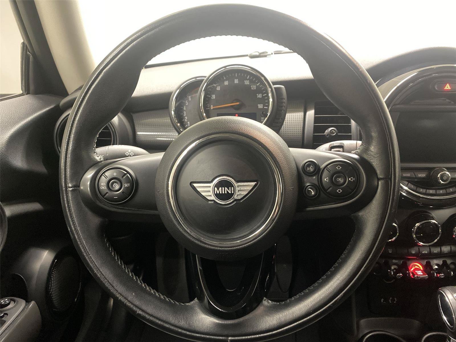 Used 2017 MINI Cooper 2-Door Hardtop FWD image 15