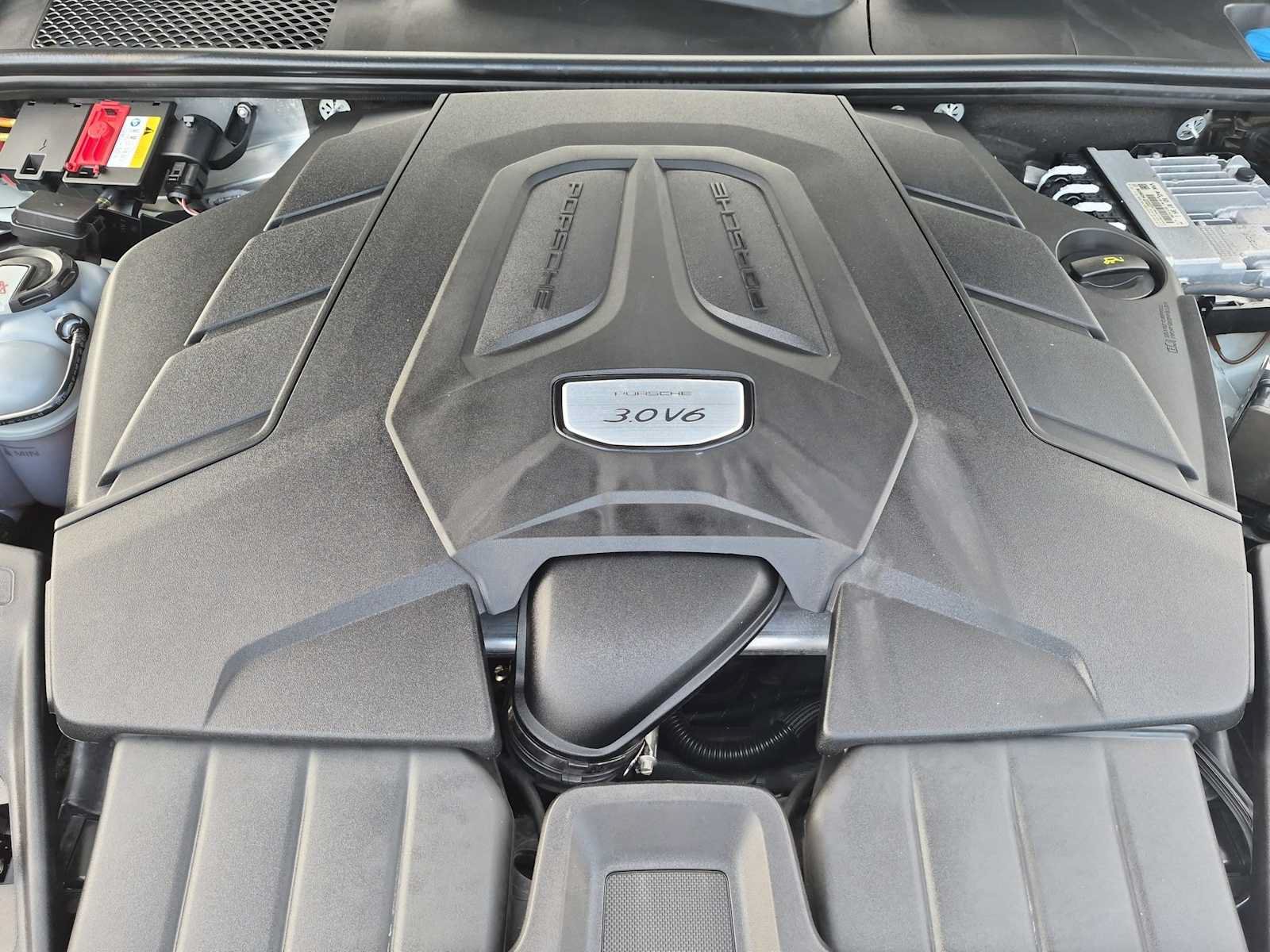 Used 2019 Porsche Cayenne AWD/4WD image 15