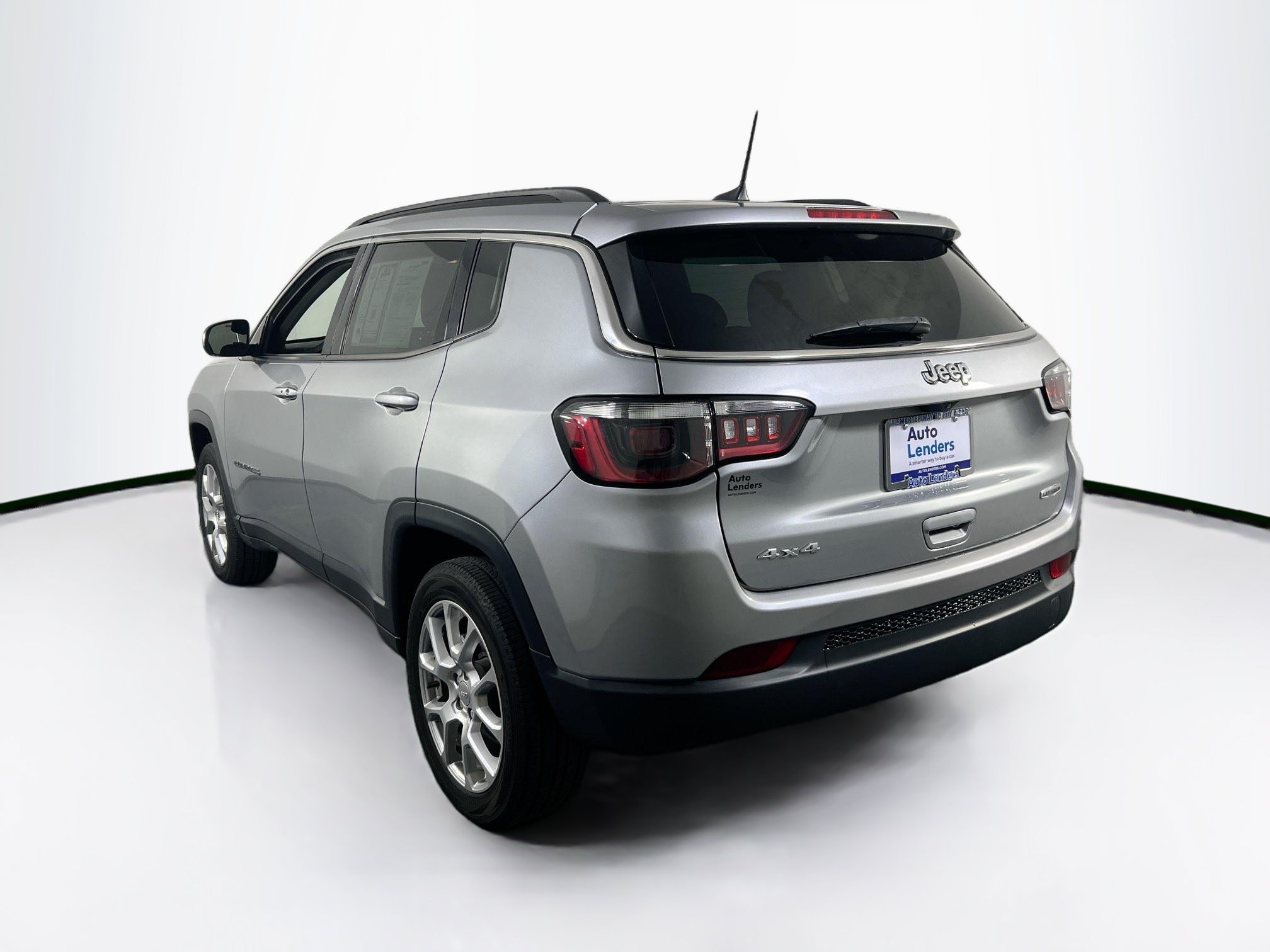 Used 2022 Jeep Compass Latitude AWD/4WD image 7