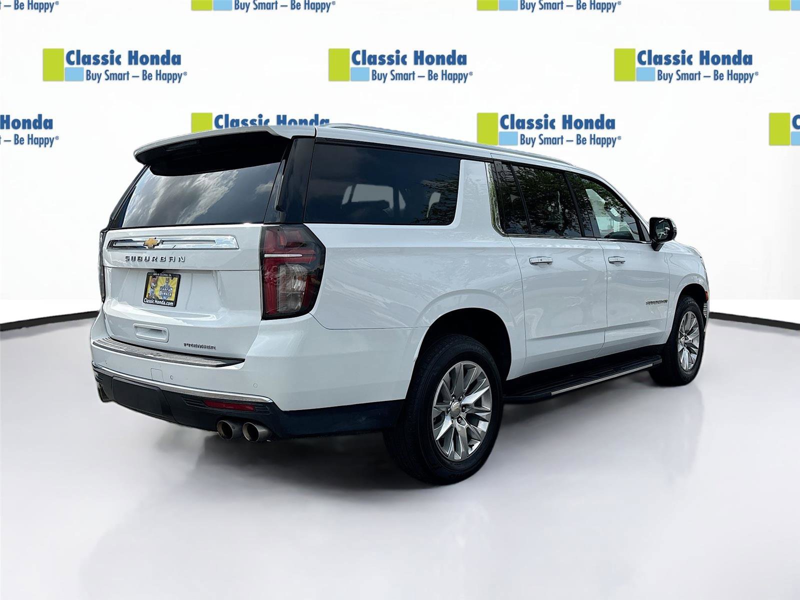 Used 2023 Chevrolet Suburban Premier image 8