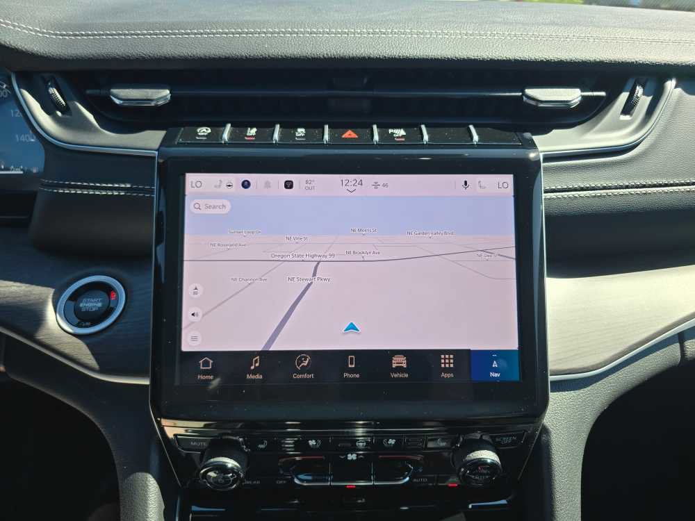 New 2025 Jeep Grand Cherokee Limited image 12