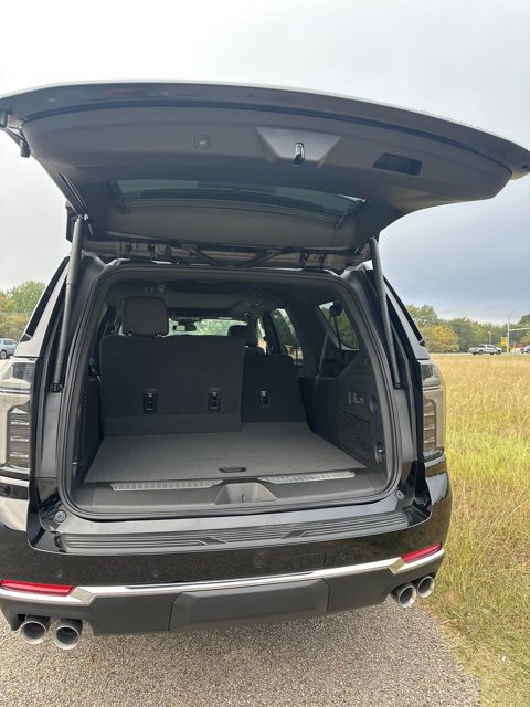 New 2026 Chevrolet Suburban Premier image 13