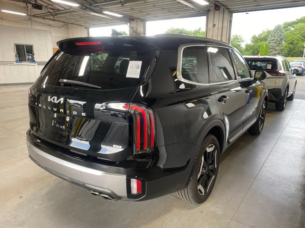 Used 2025 Kia Telluride EX AWD/4WD image 4