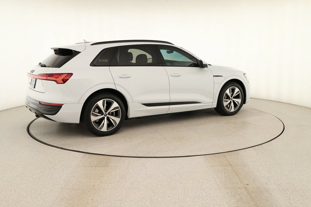 Certified 2024 Audi Q8 e-tron Premium AWD/4WD image 7