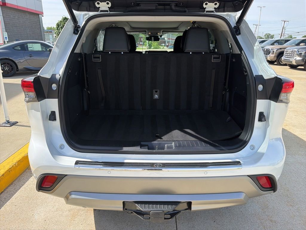 Used 2023 Toyota Highlander Platinum AWD/4WD image 27