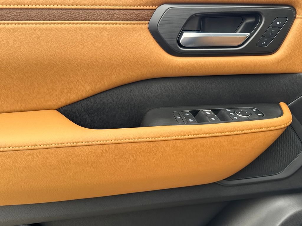 New 2026 Nissan Armada SL w/ Captain's Chari Seat Package image 21