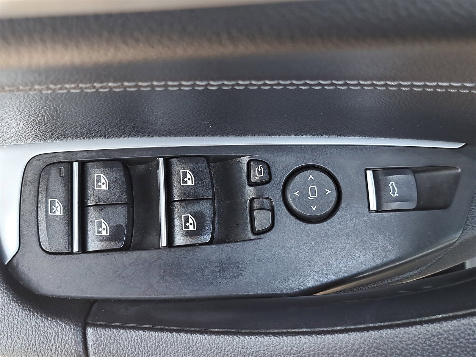 Used 2018 BMW X3 xDrive30i w/ M Sport Package image 31