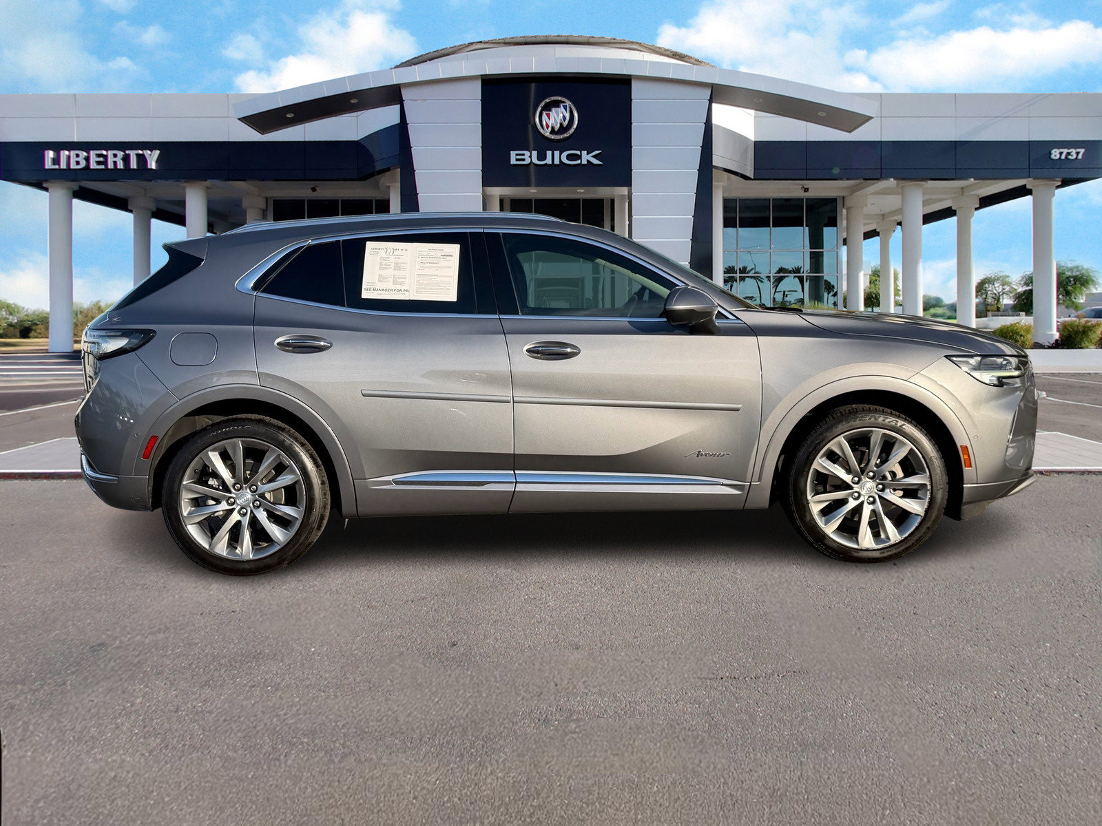 Used 2021 Buick Envision Avenir w/ Technology Package II image 2